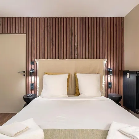 Zola - Furnished Downtown *